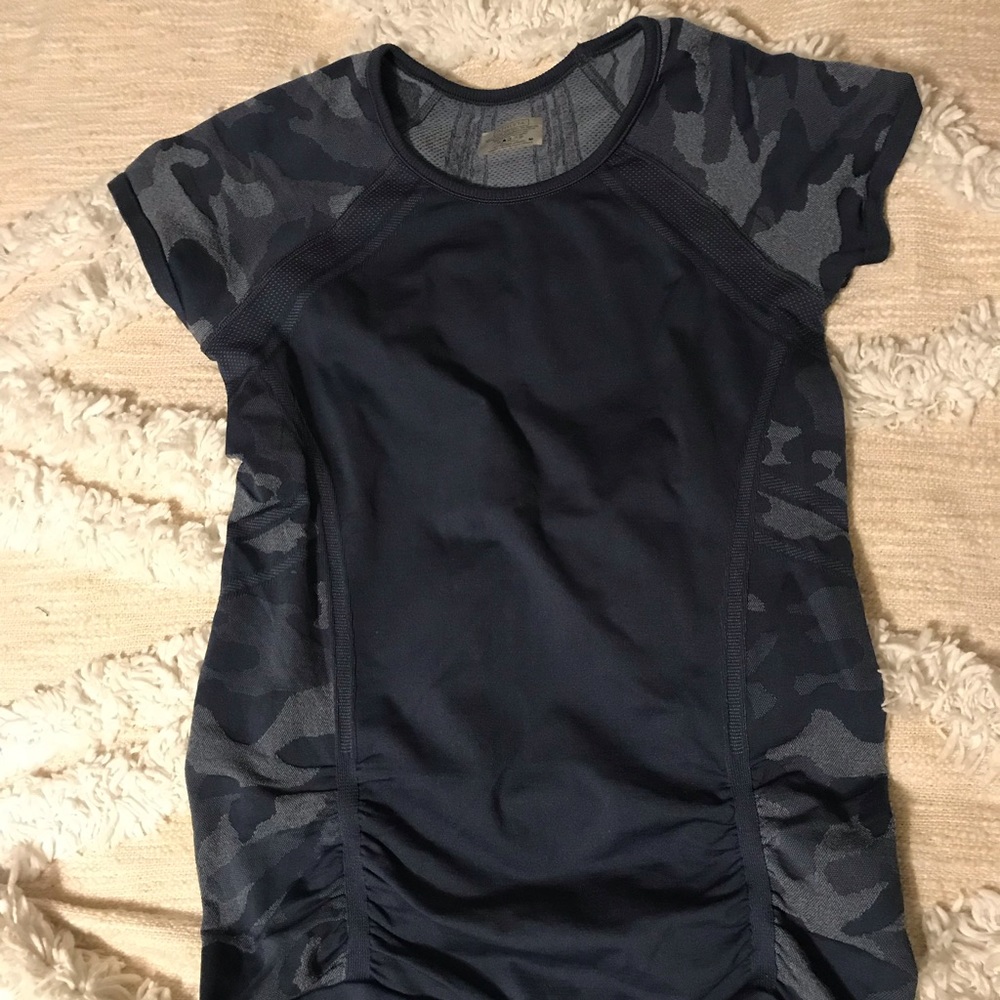 Athleta short sleeve top